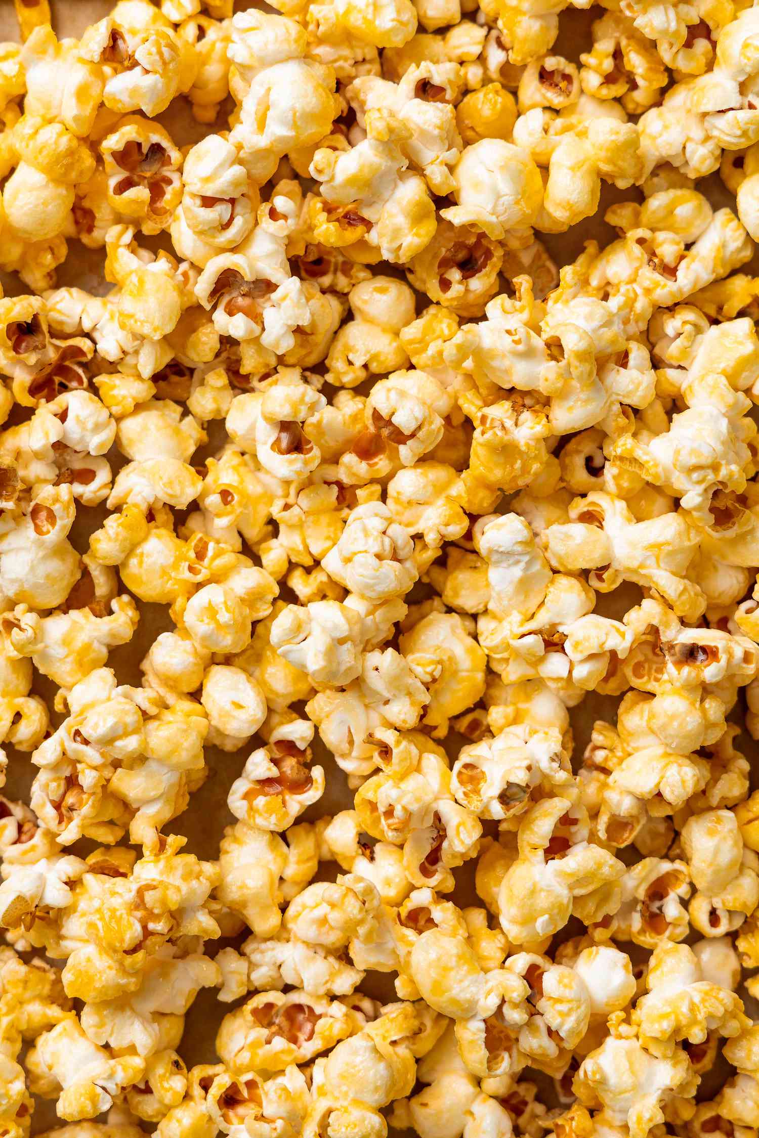 Close-up: honey popcorn (filling up the entire photo)