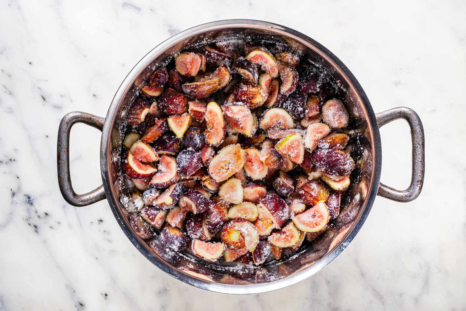 Fig in a Pot with Sugar for Fig Preserves Recipe