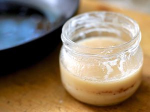 What does rendered bacon fat look like