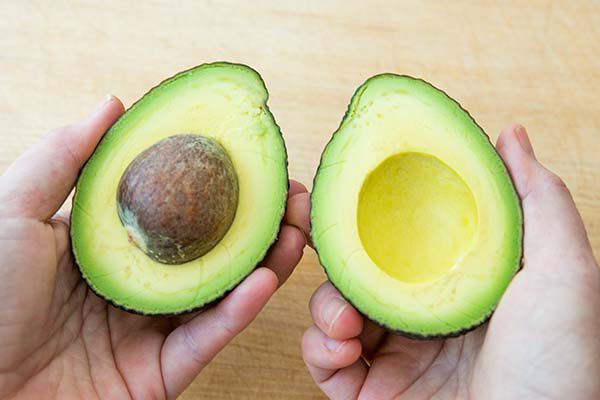 how-to-cut-avocado-method-2