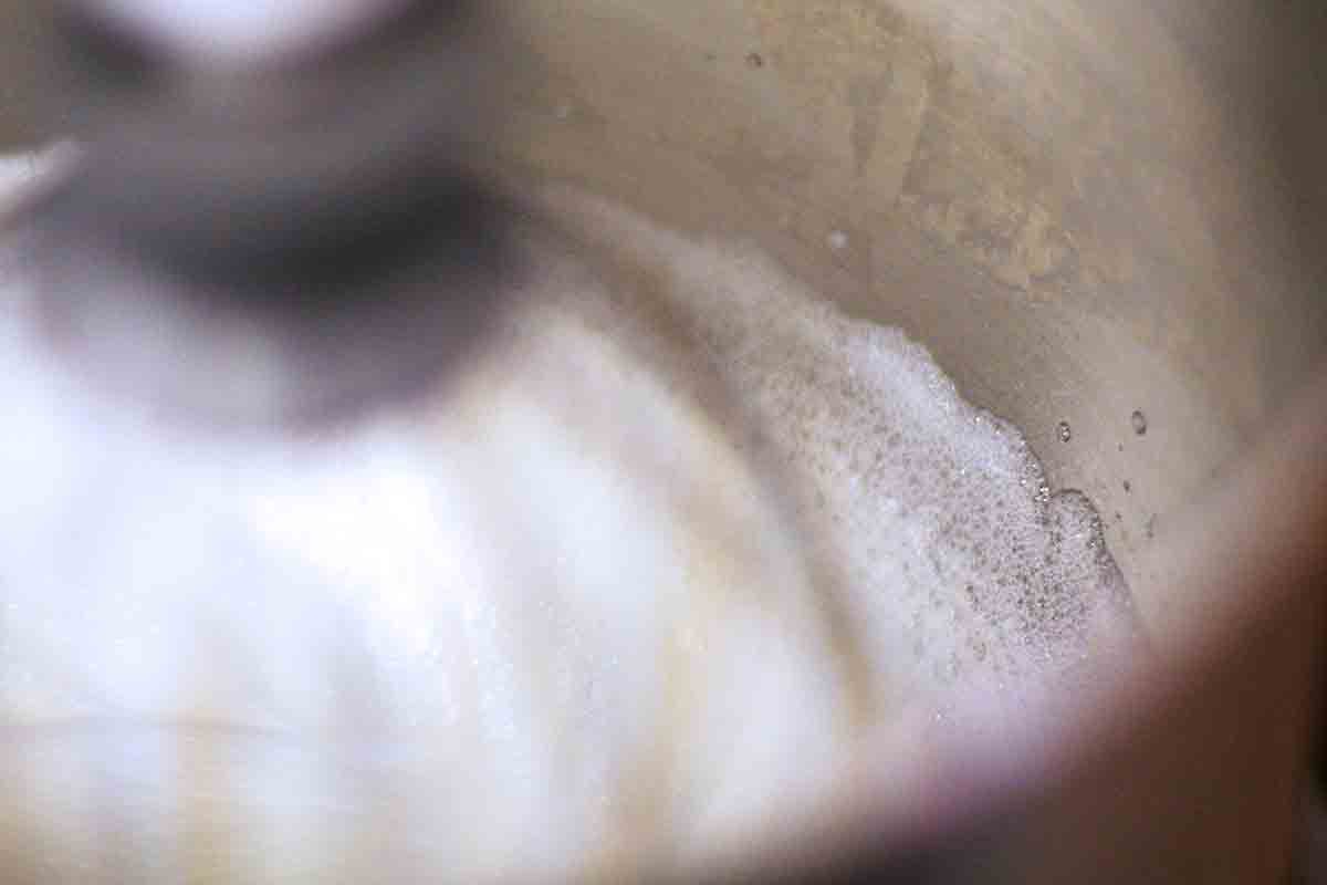 whip egg whites for pavlova