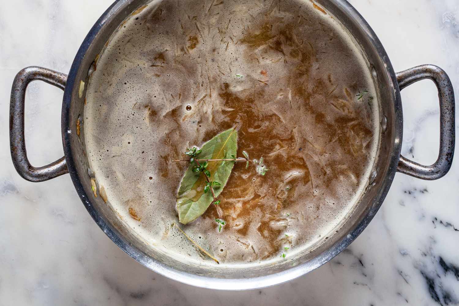 Simmer the broth. 