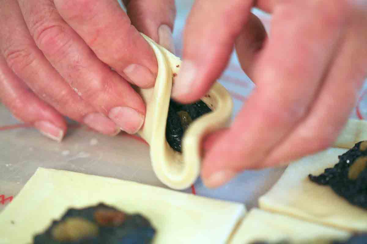 fold kolache dough over poppyseed filling