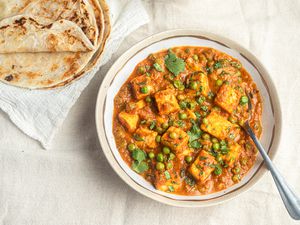 Plated matar paneer