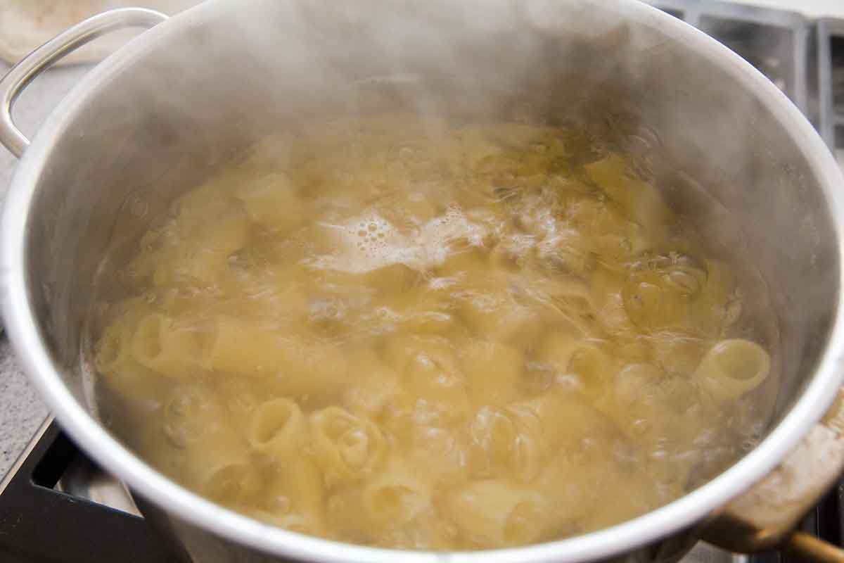 pasta boiling for tuna pasta 