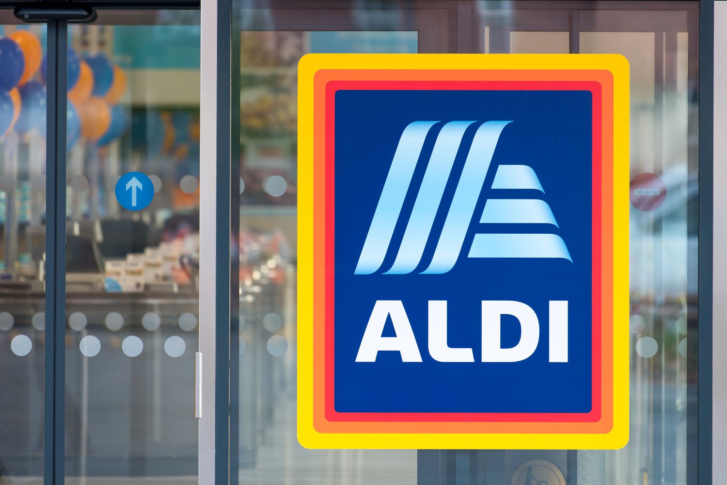 photo of the aldi front door