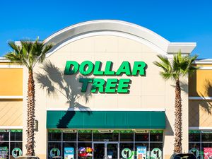 Dollar Tree storefront