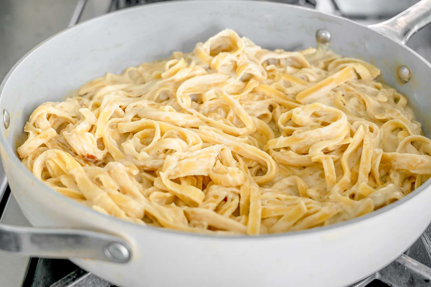 Super Creamy Vegan Pasta in a Pot (without Toppings)