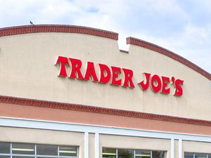 trader joe's storefront