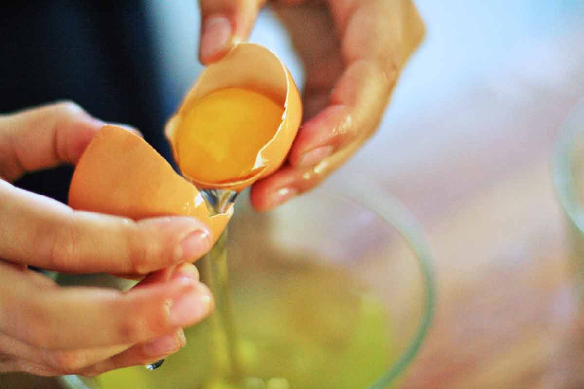 separating eggs