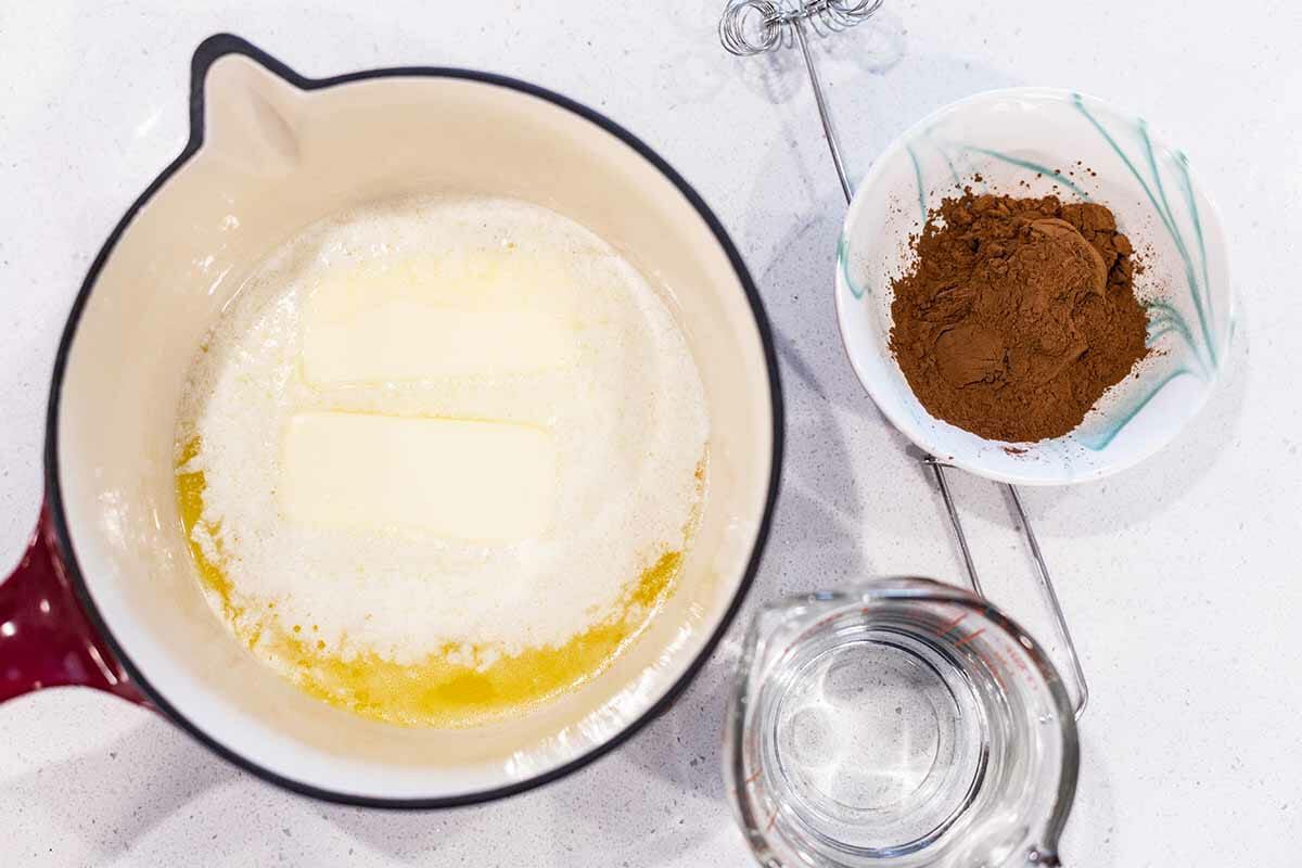 Ingredients for sheet cake.