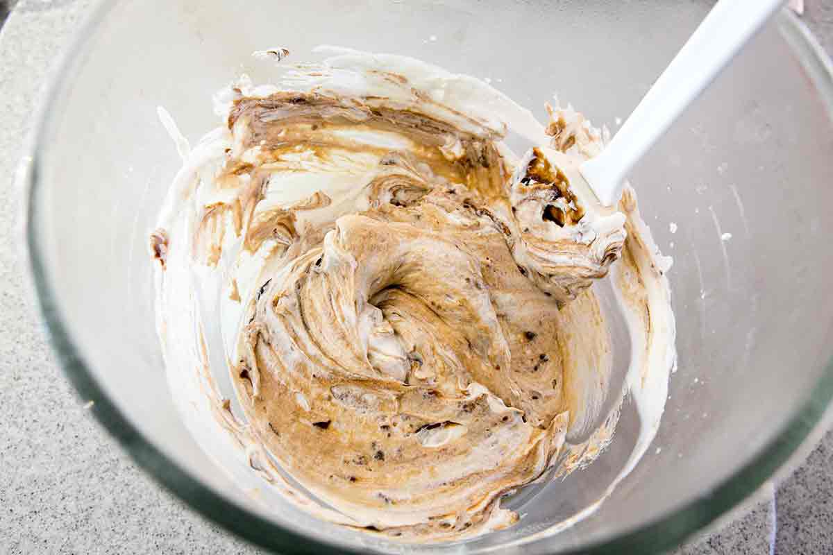 walnut mocha torte finish frosting