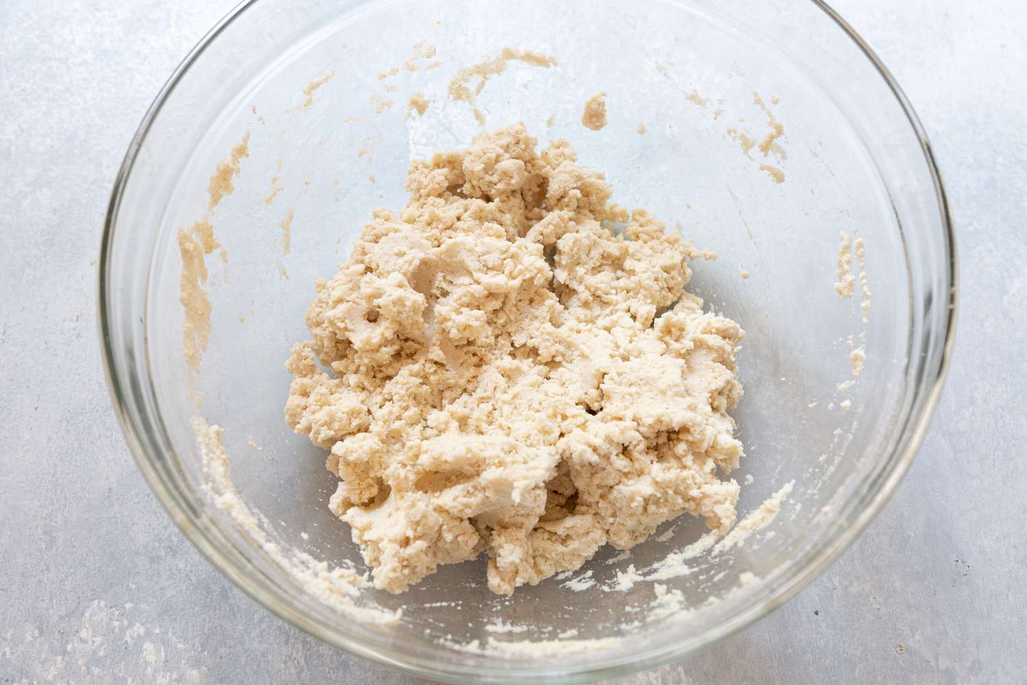 Dough that have been mixed in a glass bowl