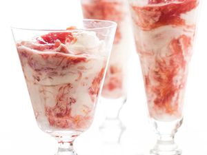 Easy Rhubarb Fool