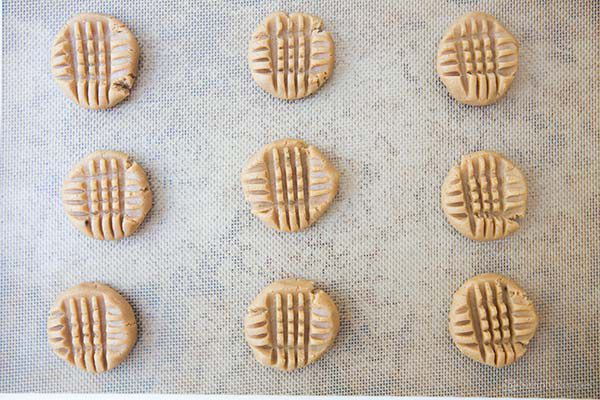 peanut butter cookies ready to bake