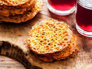 Golden Cheddar Cheese Crisps