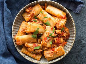 Canned Tuna Pasta with Tomatoes and Olives