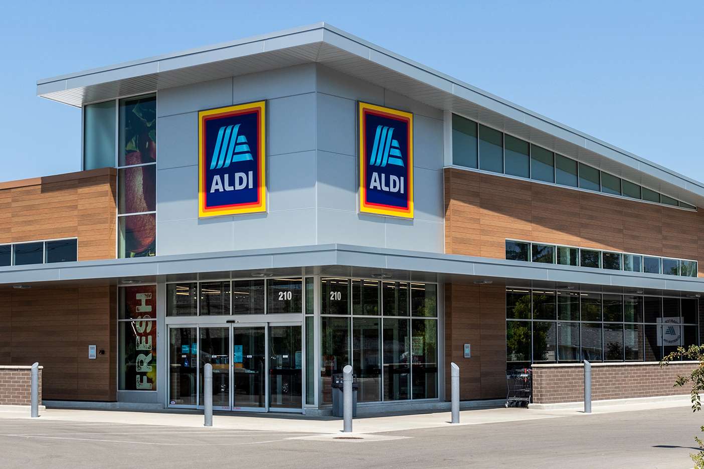 A standalone Aldi grocery store building with signs
